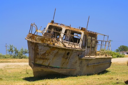 foto van een schip wrak